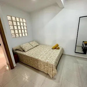 https://little-horse-apartments-2.top-hotels-tarragona.com